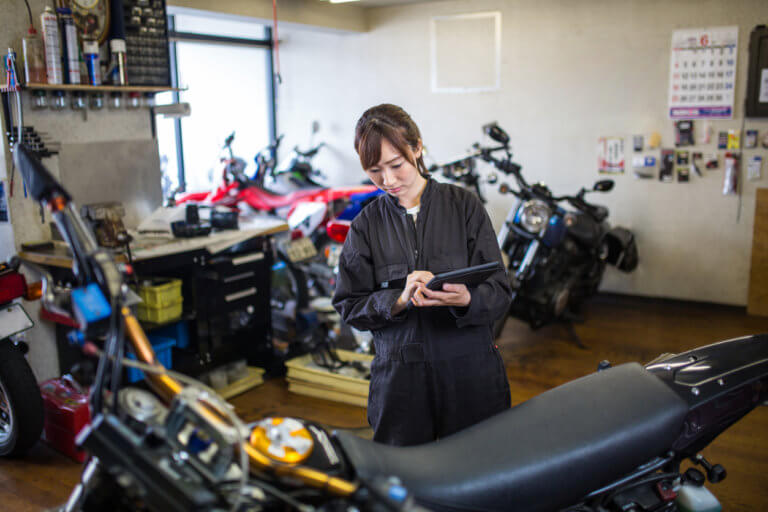 motorcycle mechanic