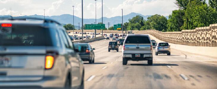 many cars on a freeway