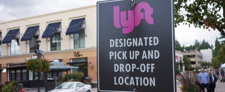 Picture of a Lyft drop-off sign