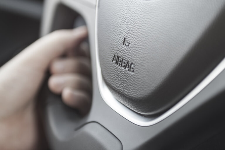 airbag icon on steering wheel