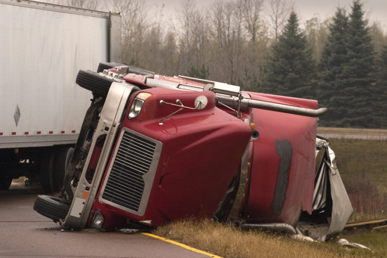5 Ways Car Drivers Can Reduce California Truck Accidents