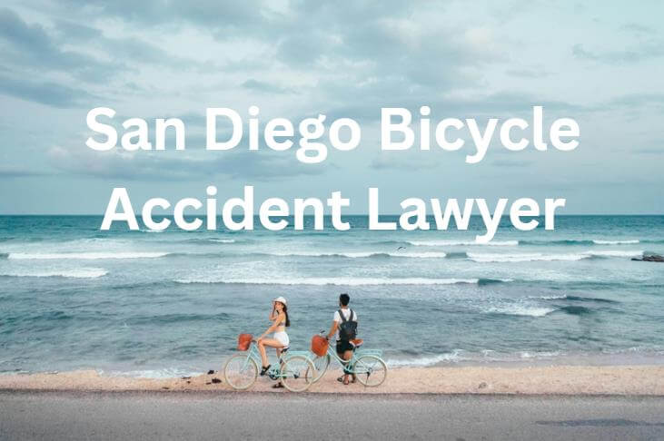 Abogado de accidentes de bicicleta en San Diego, una pareja montando bicicleta juntos en la playa.